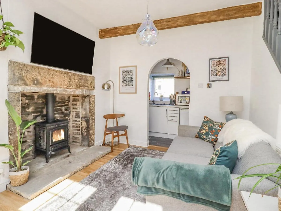 4 Pulmans Place Halifax Holiday home